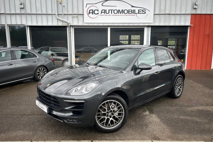 PORSCHE MACAN